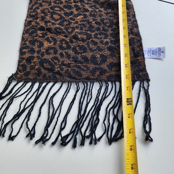 Cheetah Leopard One Size Soft Acrylic Winter Scarf Brown Black 10" × 75" - Picture 9 of 11